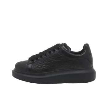 Alexander McQueen Round Toe Lace Up Sneakers