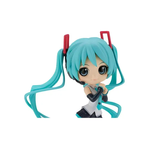 BANPRESTO Q Posket Hatsune Miku V4X Type Version B Chibi Figures