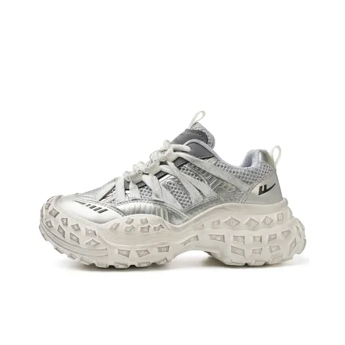 Warrior Lightweight Low Top Chunky Sneakers Women's Silver Gray 1.0