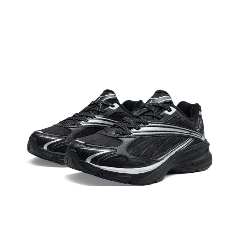 XTEP Small Basque Warm And Lightweight Low Top Casual Shoes Women's Black-2