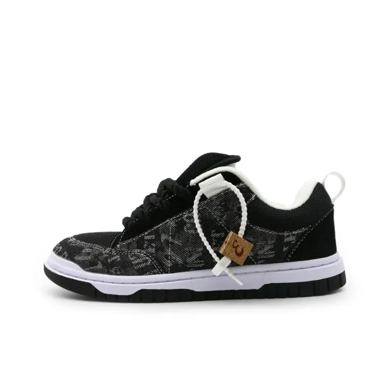 I'm Shopping Breathable, Supportive, Slip Resistant Low Top Skateboard Shoes Unisex Black-0