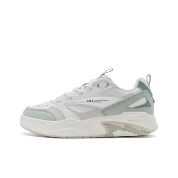 XTEP Hanabi Collection Minimalist Style Fashion Wear Resistant Low Top Skateboard Shoes Women's White Gray