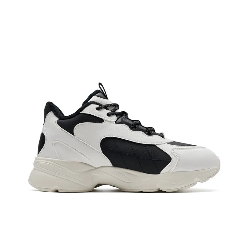 XTEP Nomadic Wear Resistant Slip Resistant Low Top Casual Shoes Women's White Black-1