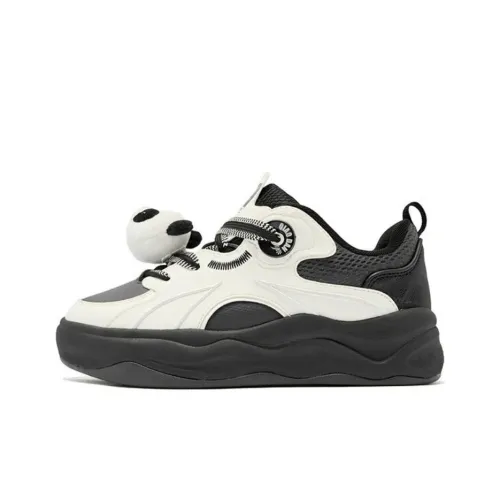 QIAODAN Elf Bears Anti Slip Wear Resistant Low Top Skateboard Shoes Women's White Black