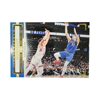 PANINI Luka Doncic Mavericks Team On Field Collection Signature Golden Eagle Teca Player Card Rare Sports Cards 1 Pc