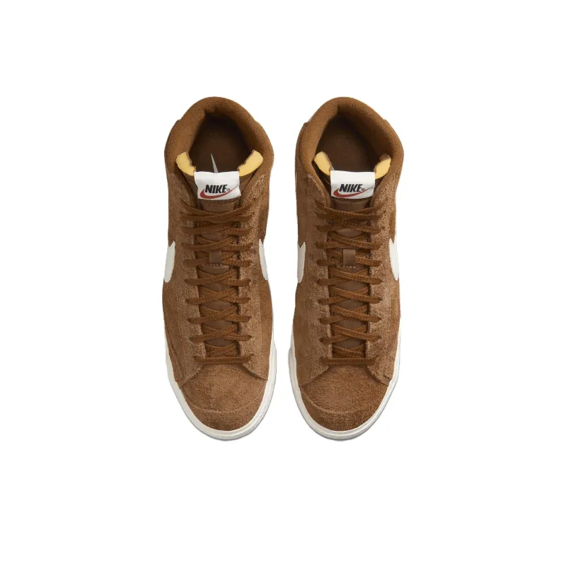 Nike Blazer Mid '77 Premium Light British Tan Hyper Crimson Sail-3