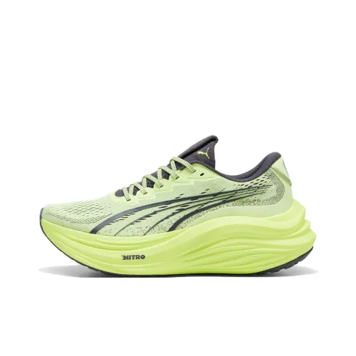 PUMA Abrasion Resistant Slip Resistant Low Top Running Shoes Men's Green