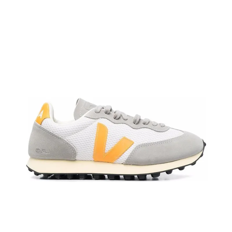 VEJA Rio Branco Alveomesh Gravel Ouro-1