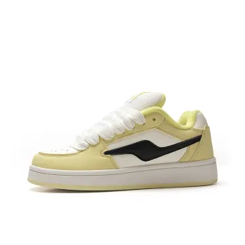 STUR YSN Warm Wear Resistant Lightweight Low Top Skateboard Shoes Unisex White Light Yellow