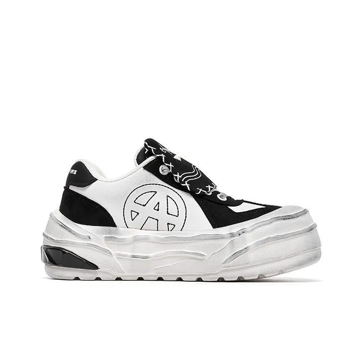 Acupuncture Low Top Skateboard Shoes Women's Black White-1