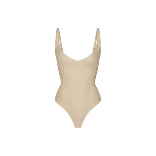 SKIMS FW24 BODY CORE SCULPT PLUNGE THONG BODYSUIT Shapewear Women's SAND/Sand