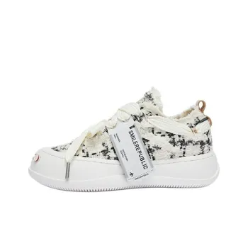 SMILEREPUBLIC Plaid Fashion Trend Slip Resistant Height Increasing Low Top Canvas Shoes Unisex Black White