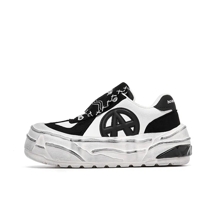 Acupuncture Low Top Skateboard Shoes Women's Black White-0