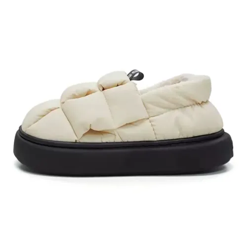 Foot recreation Slippers / Home Slippers