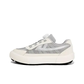 Warrior Anti Slip Wear Resistant Low Top Casual Shoes Unisex Light Gray