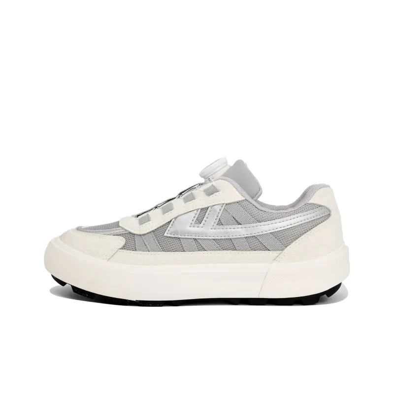 Warrior Anti Slip Wear Resistant Low Top Casual Shoes Unisex Light Gray-0