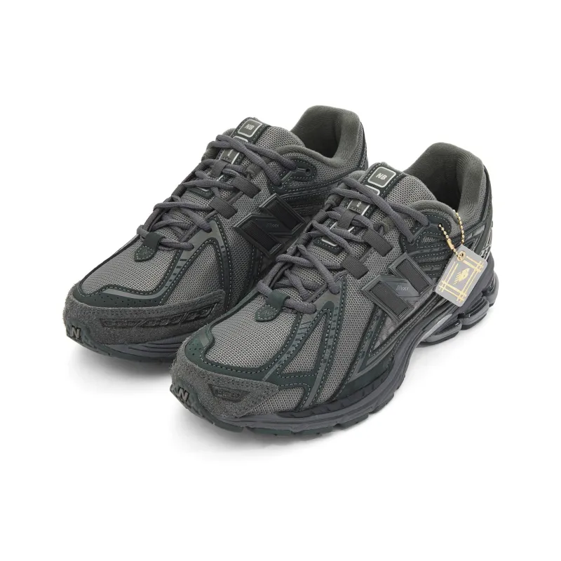 New Balance 1906R Greyscale-3