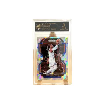 PANINI Derrick Rose Knicks Prizm Silver Crushed Ice Holographic Card Player Card 9/10 Derrick Rose Graded Cards 1 Pc