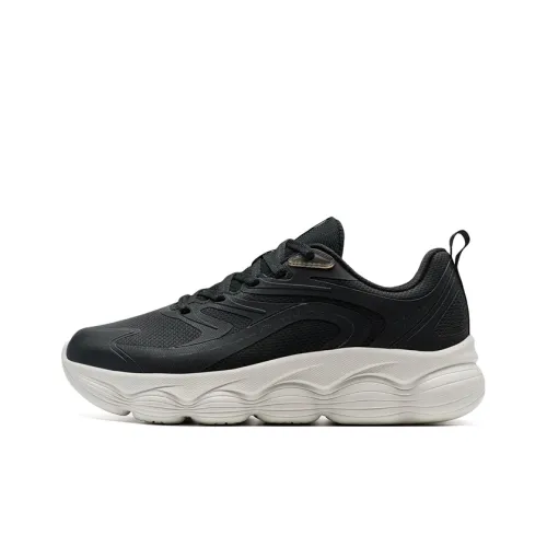 XTEP Cushioned Slip-Resistant Low-Top Casual Running Shoes Women's Black White