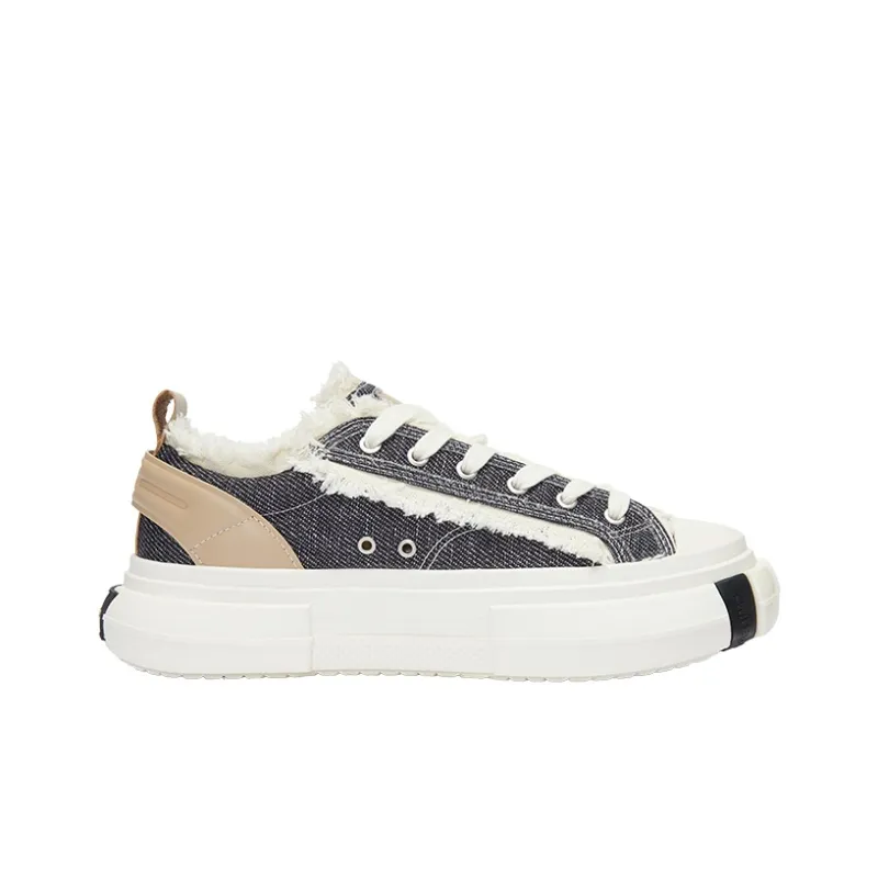 SMILEREPUBLIC Wear-Resistant Height Increasing Low-Top Canvas Shoes Unisex Black-1