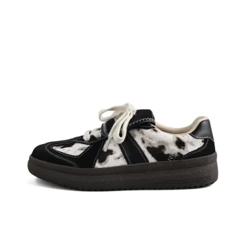 An Old Man Low Top Casual Shoes Women's