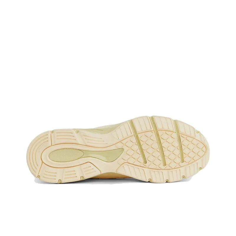 New Balance 990v4 MiUSA Macadamia Nut-4