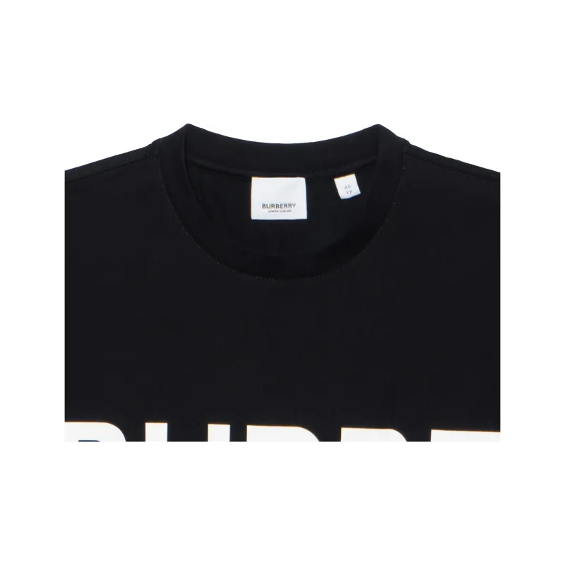 Burberry Women'ss Horseferry Print Cotton Oversized T Shirt Black/White-8