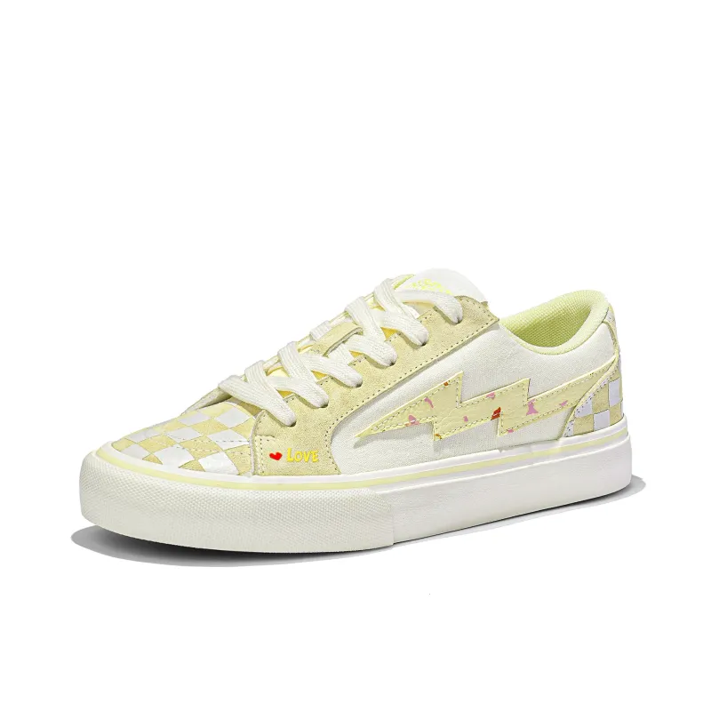 Crayon Shinchan Low Top Skateboard Shoes Unisex Gift Box Set-16
