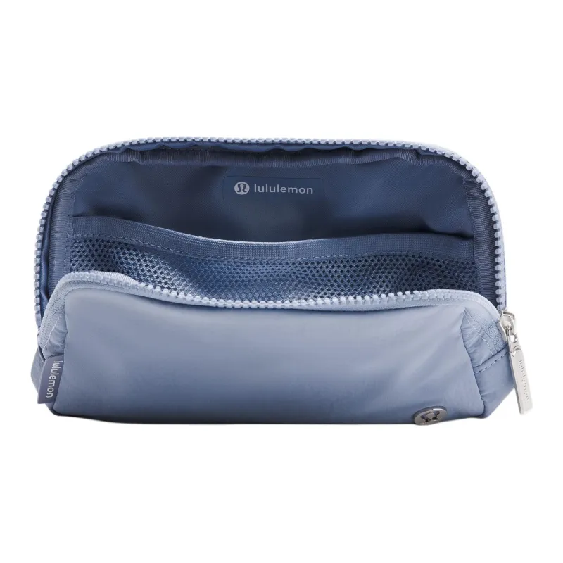 Lululemon Everywhere Polyester With Nylon Fanny Pack Regular Unisex Blue Willow-3