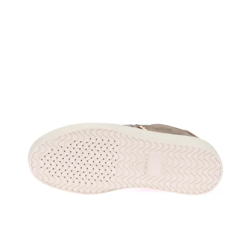 GEOX CLAUDIN Low Top Skateboard Shoes Women's Gold-5