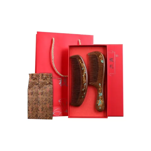 Clutches & Wristlets