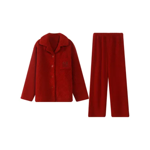 William Women's Pajama Sets