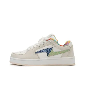 Medd Non slip Lightweight Low Top Skateboard Shoes Unisex Paisley