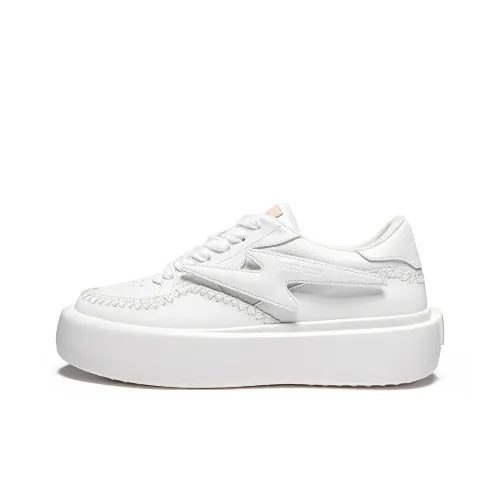 MQGAll Anti Slip And Wear Resistant Breathable Low Top Skateboard Shoes Unisex Glow In The Dark Rice