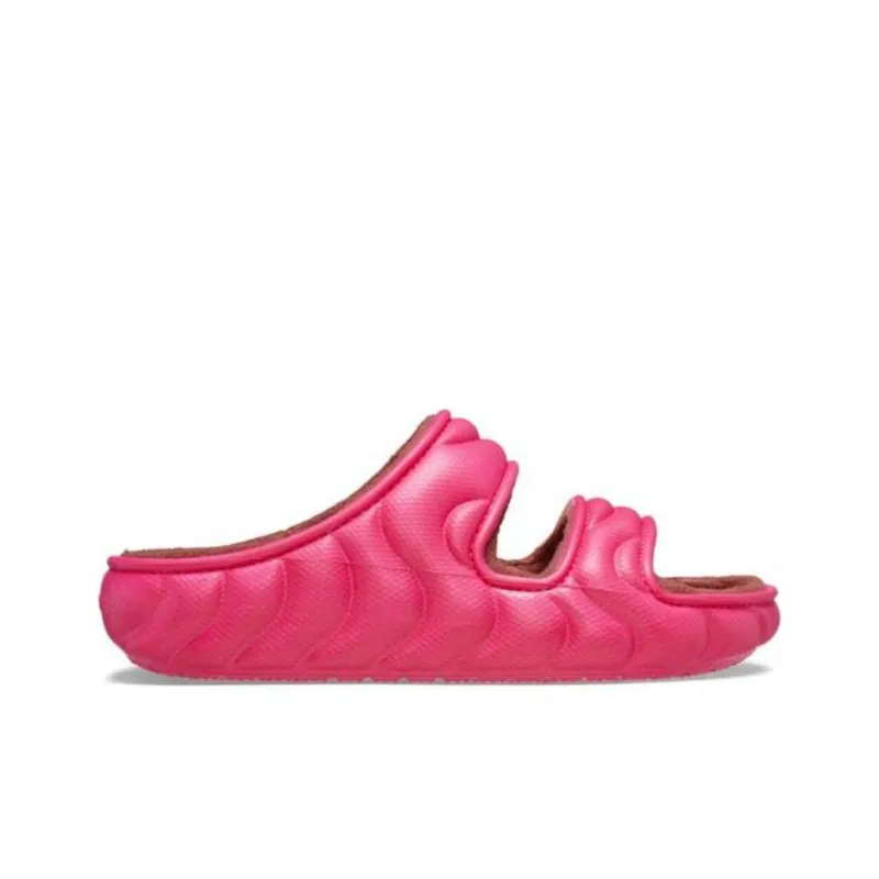 Crocs Classic Cozzzy Overpuff Sandal Dragon Fruit-1