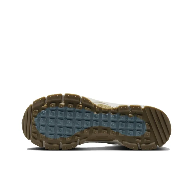 Nike Zoom Vomero Roam College Grey White Gum-5