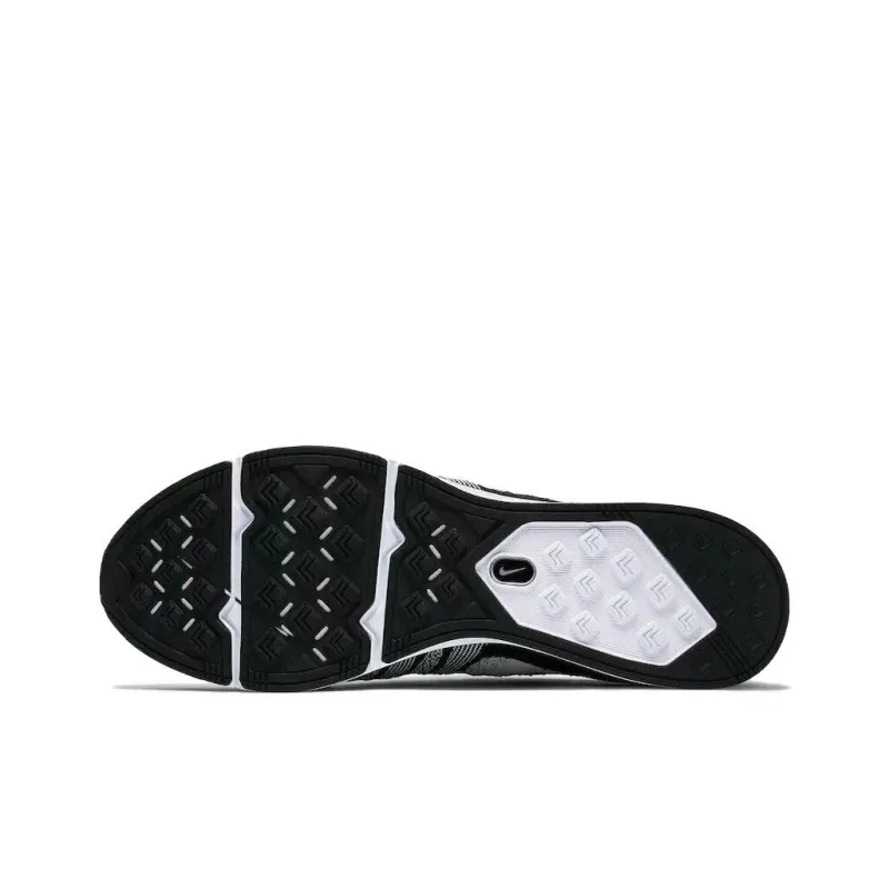 Nike Flyknit Trainer Oreo-5