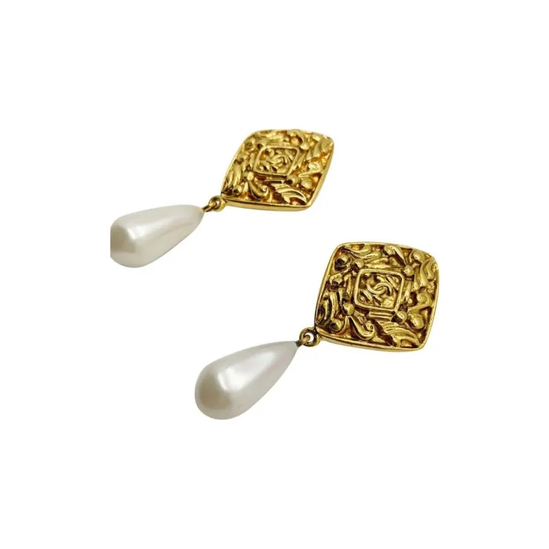 CHANEL Pearl Lozenge Cc Drop Earrings 1980s-1