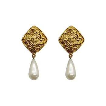 CHANEL Pearl Lozenge Cc Drop Earrings 1980s