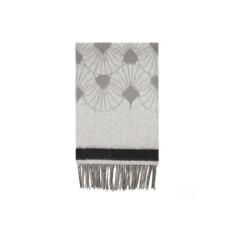 MARJAKURKI Red Scarf Atmosphere Embrace Vintage-Inspired Greeting Card Elegance Unisex-5