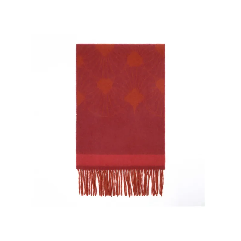 MARJAKURKI Red Scarf Atmosphere Embrace Vintage-Inspired Greeting Card Elegance Unisex-3