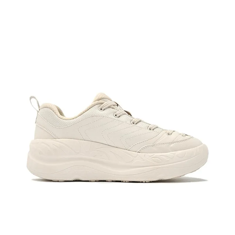 QIAODAN Lightweight Height Increasing Slip Resistant Low Top Skateboard Shoes Women's Beige-1