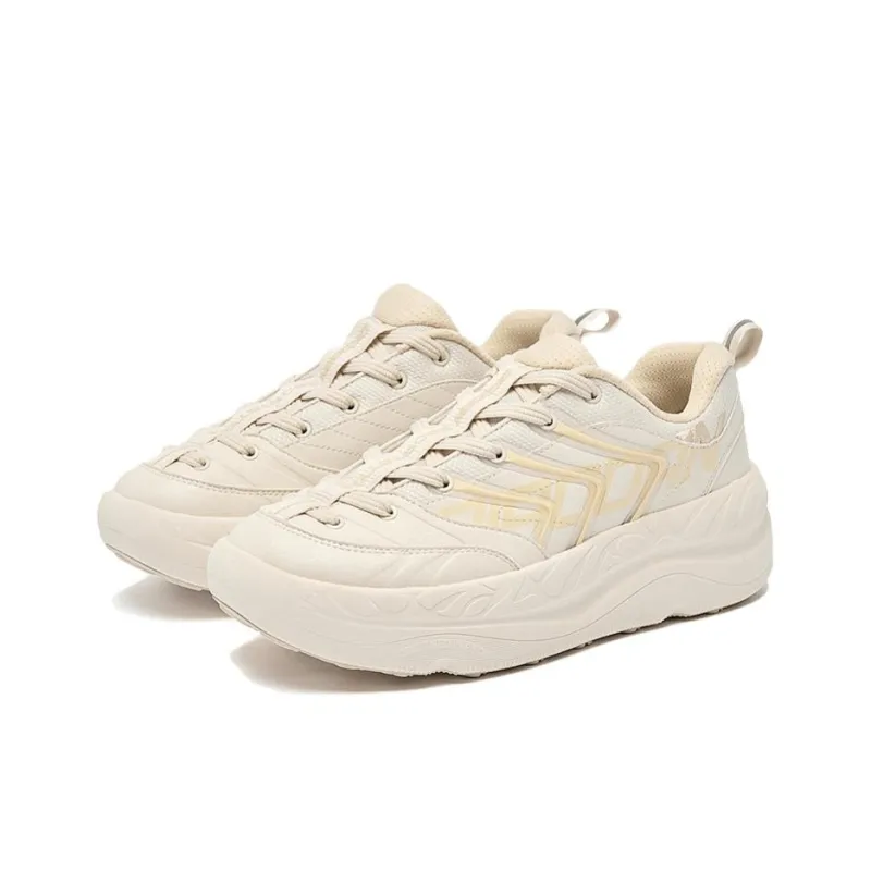 QIAODAN Lightweight Height Increasing Slip Resistant Low Top Skateboard Shoes Women's Beige-2