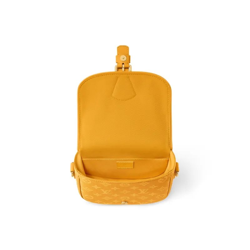 LOUIS VUITTON Montsouris Messenger Yellow-3