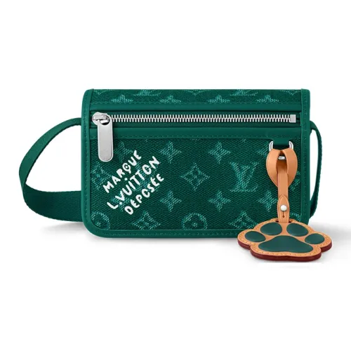 LOUIS VUITTON Bosphore Wearable Wallet