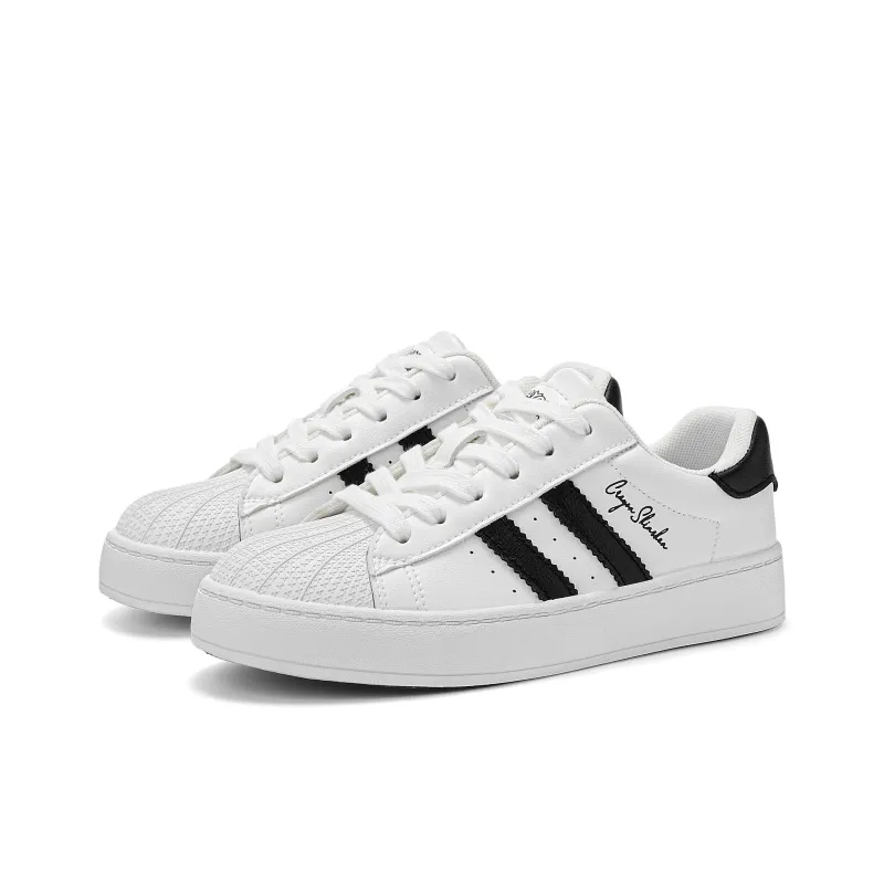Crayon Shinchan Low Top Skateboard Shoes Unisex-3