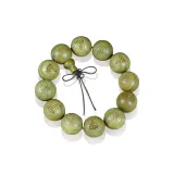 Sandalwood Carved Guanyin Buddha Beaded Bracelet (12 Pcs*20mm)