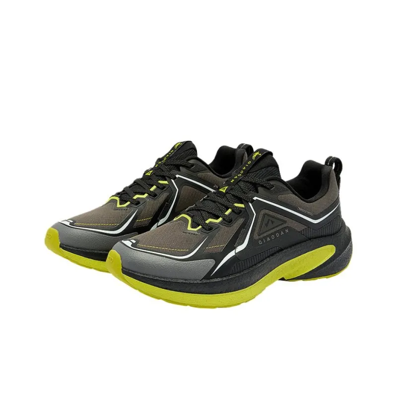 QIAODAN Slip Resistant, Abrasion Resistant, Rebound Resistant Low Top Sprint Running Shoes Men's Umber Black Green-1