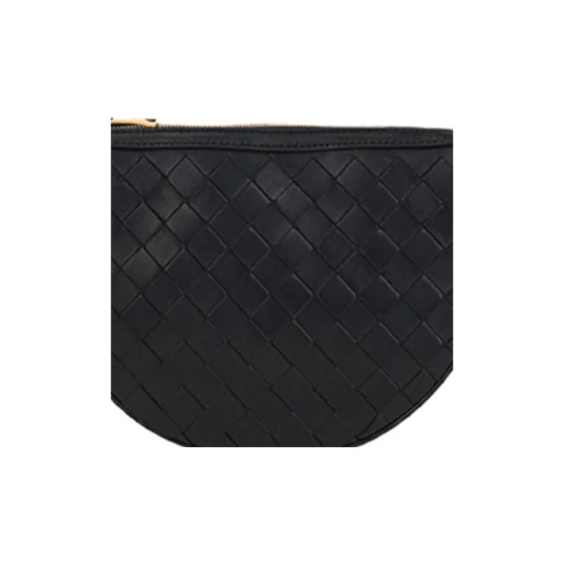 Bottega Veneta Intrecciato Shoulder Bag-4