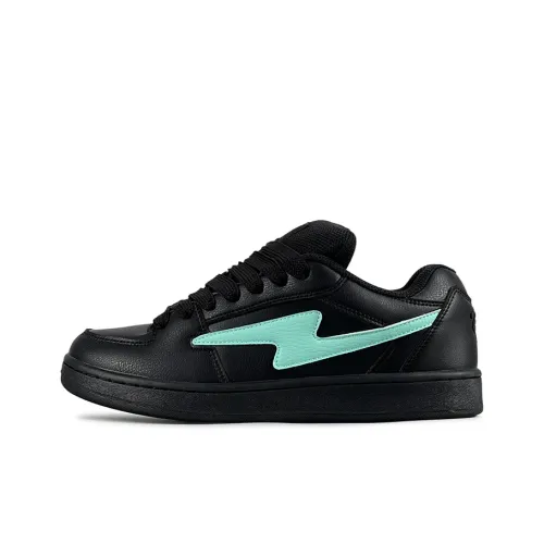 LuzaoT SUPER DRAG Coverage Anti Slip And Wear Resistant Low Top Skateboard Shoes Women's Black Green